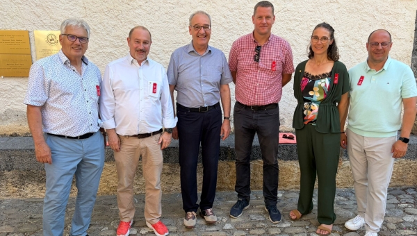 Poignées de main et selfies : le Conseil fédéral en visite à Aigle